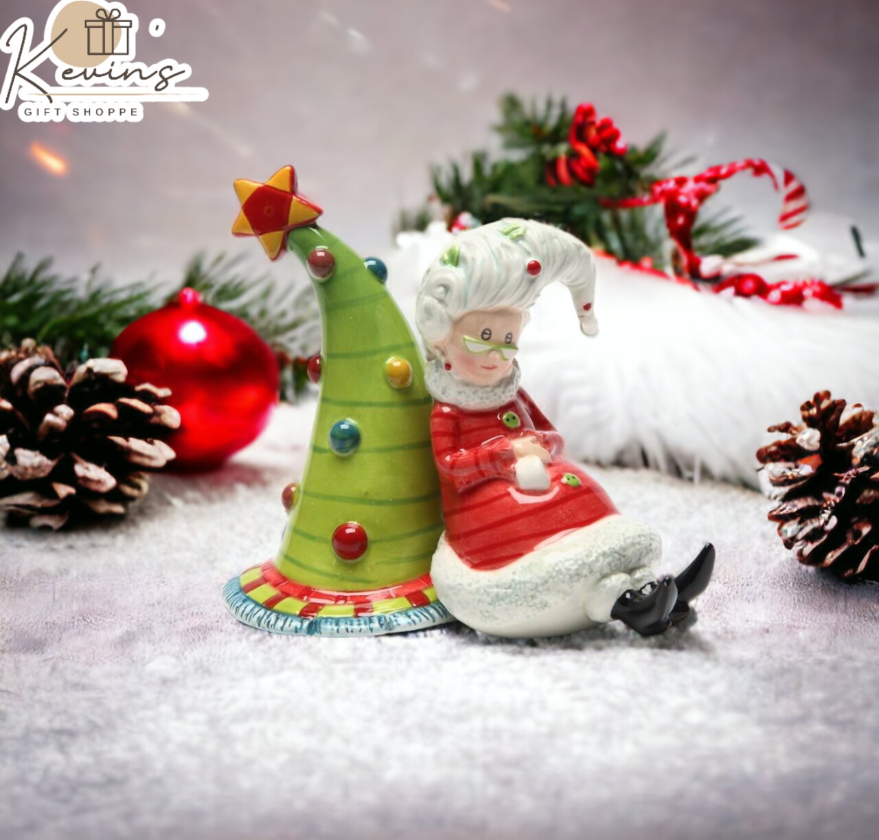 Ceramic Christmas Decor Mrs. Claus Waiting For Santa Salt & Pepper Shakers, Home Décor, Gift for Her, Gift for Mom, Kitchen Décor